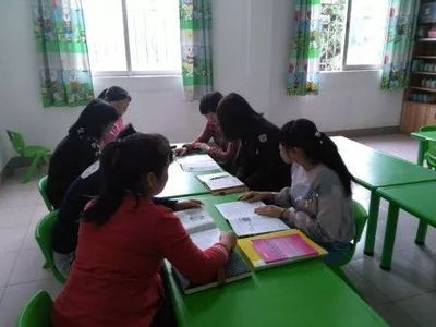 凝聚集體智慧 打造高效課堂——雅正幼兒園開展大班級家長學(xué)校案例教學(xué)研討活動